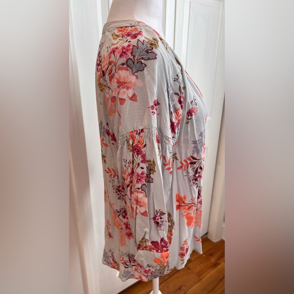 Dear John Audrey Spring in Bloom Blouse | Medium | Grey/ Pink - Picture 6 of 13